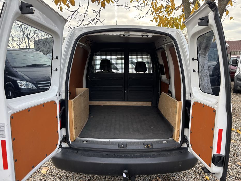 Vw cady 1.6 tdi 4buc  posibilitate rate