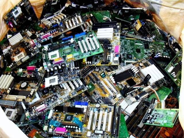 Берём лом электроных плат