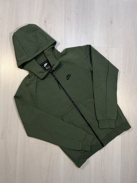 Essentials Nike  суичър S M L tech fleece air jordan nike air swoosh