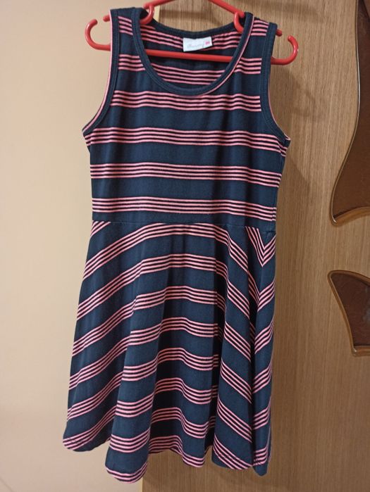 Продам платье для девочки