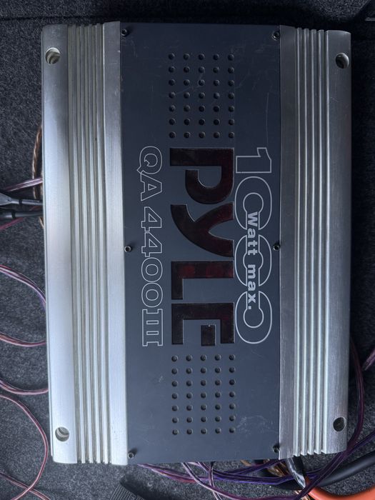 Stație / Amplificator auto 4 canale Pyle QA 4400 III – 1000W Max