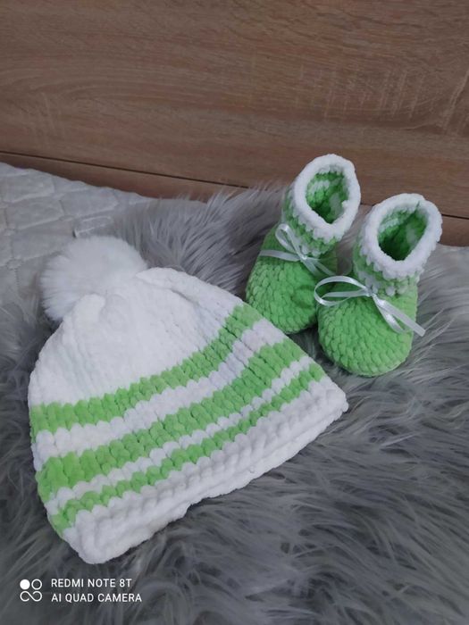 Ръчно плетени бебешки комплекти