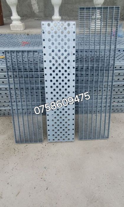 Grilaje-trepte zincate 120x24