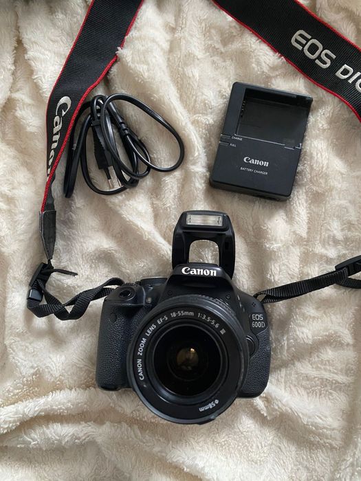 Продам фотоаппарат Canon EOS 600 D