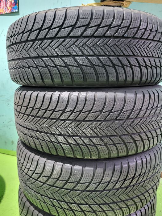4 бр зимни 225/60/17 Bridgestone