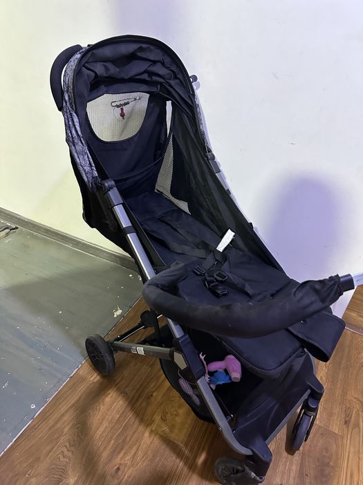 Коляска чемодан лёгкая