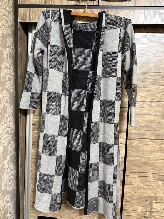 Продам кардиган с капюшоном