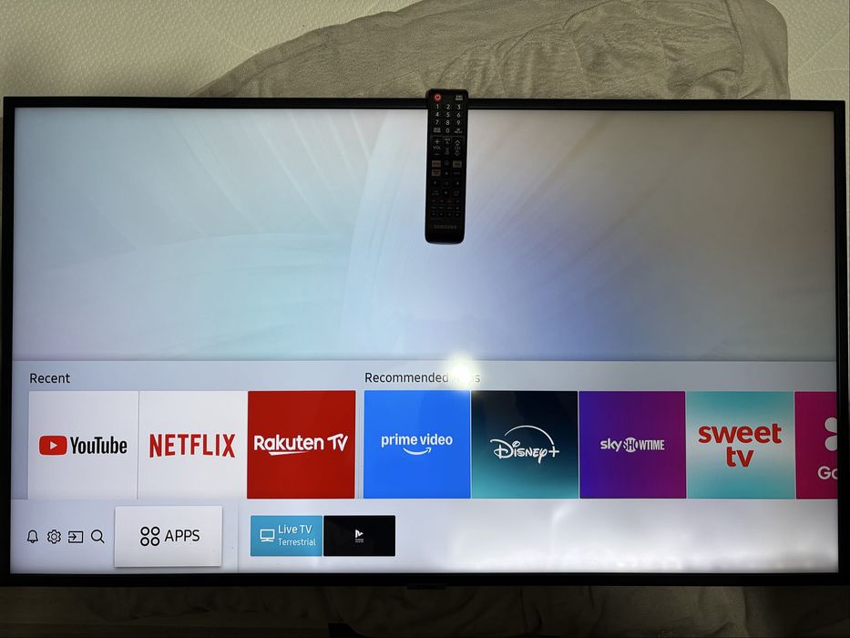 TV Smart 4K Samsung UE43RU7102K diagonala 108 cm