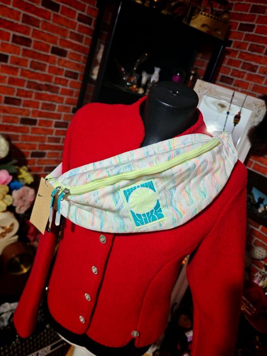 Borsetă Nike nou cu etichta