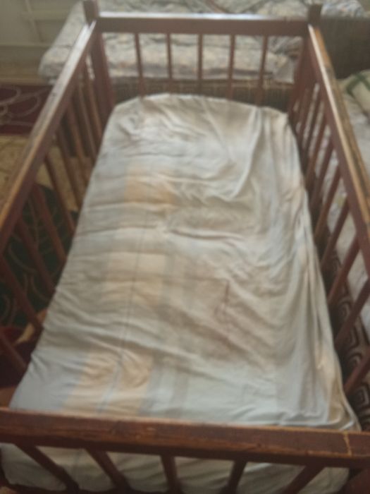 Болалар учун карават холати яхши