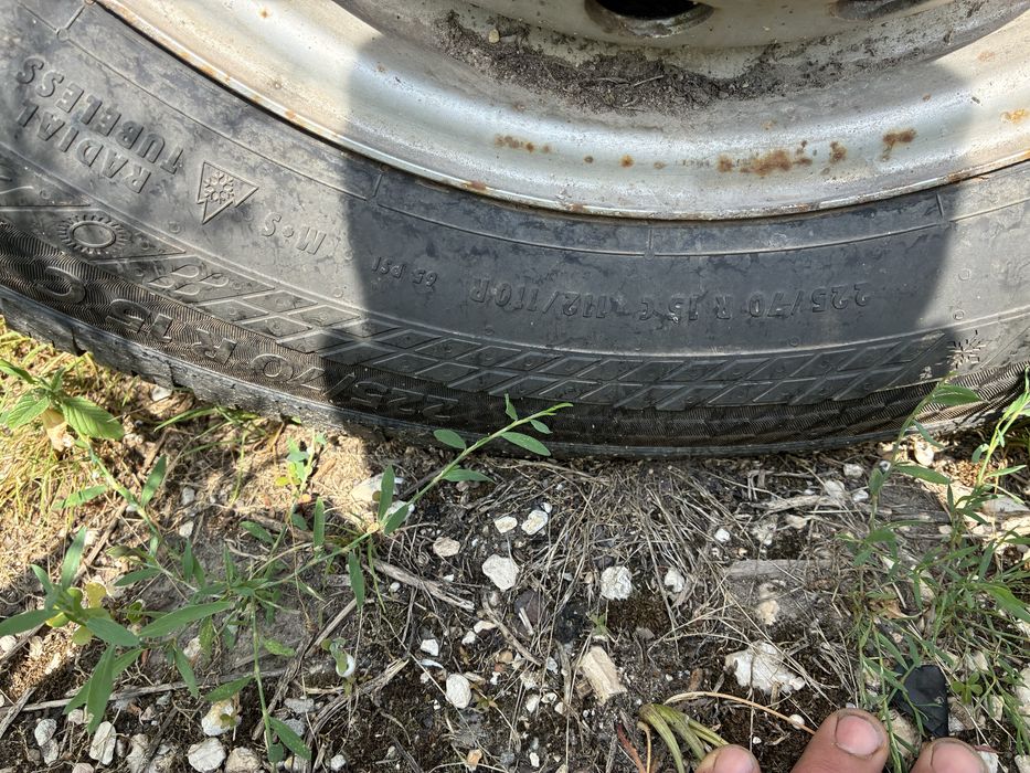 Гуми бус 225/70R15c  sprinter Continental winter