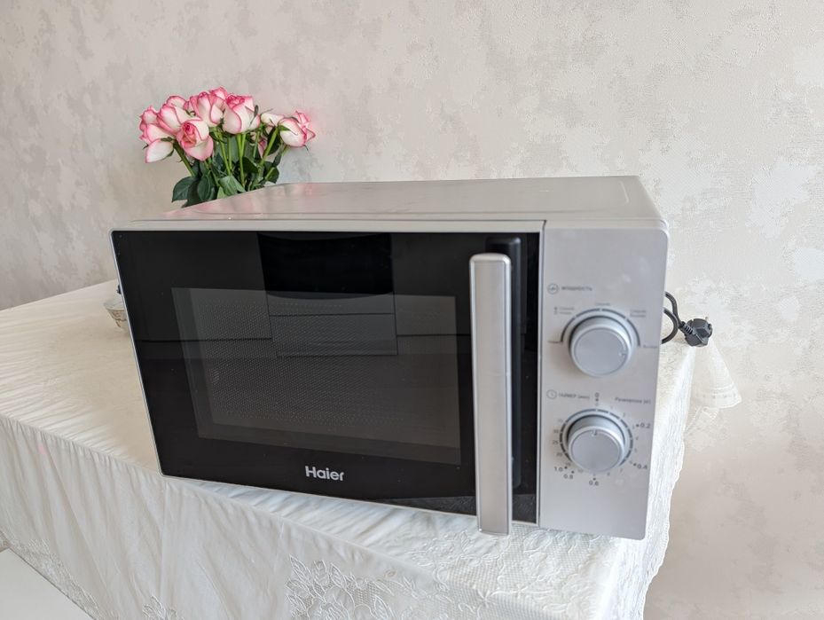 Продам микроволновую печь Haier