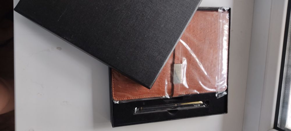 Продаю блокнот с ручкой