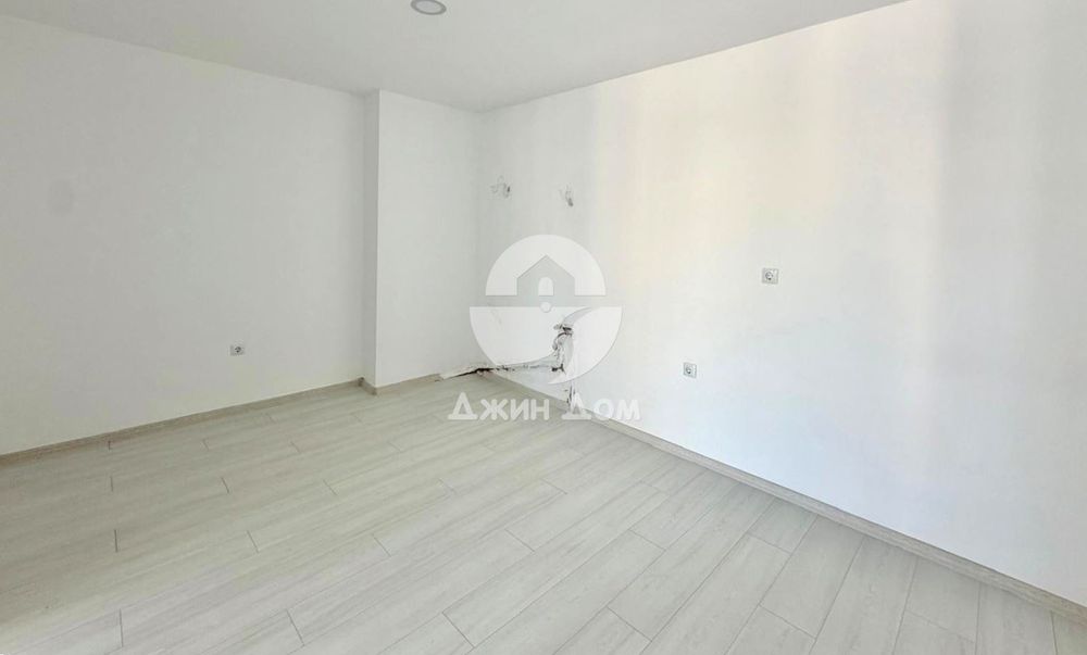 Продава се Тристаен апартамент в к.к. Слънчев бряг - 87 кв.м за 1495 €/кв.м - Снимка #2