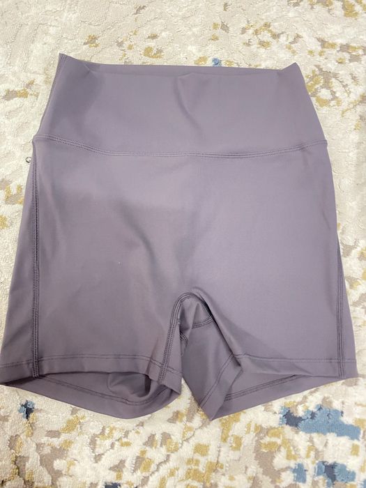 Серый шорты новый