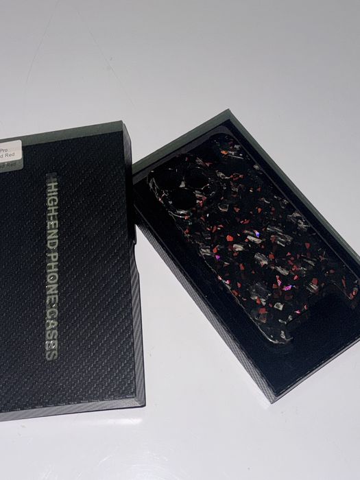 CarbonCase 13 pro. Carbon chexol 13pro