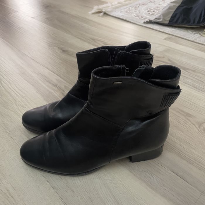 Продам женскую обувь