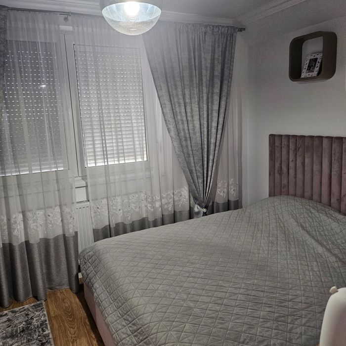 De vanzare -Casa cu 5 camere in Via Carmina, Vladimirescu