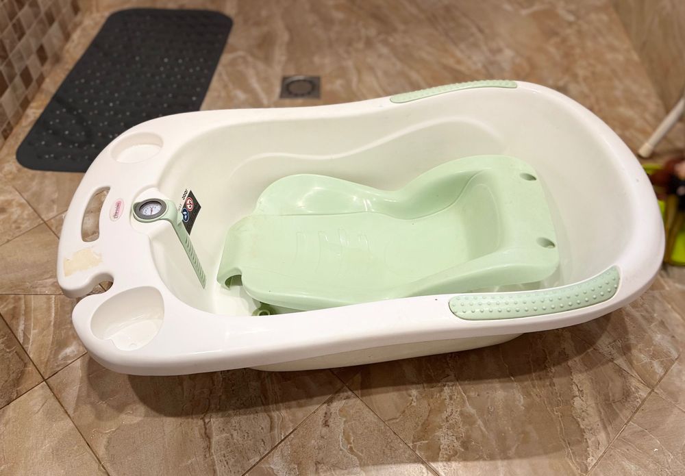 Бебешка вана със стойка