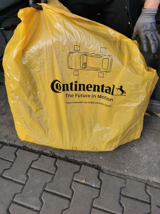 Vând cauciucuri de vara Continental 215/60/R18 98H, 2025