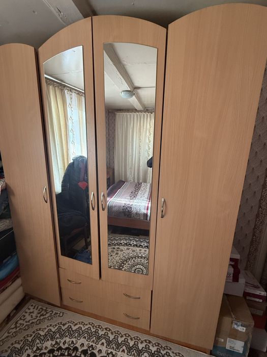 Продам спальный гарнитур
