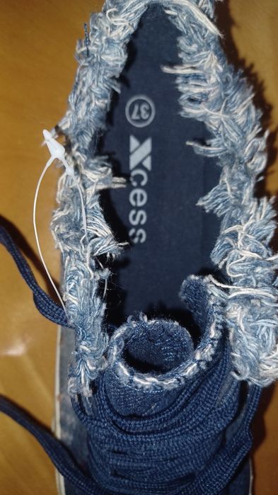 Дънкови гумени кецове, декорирани с блестящи камъчета