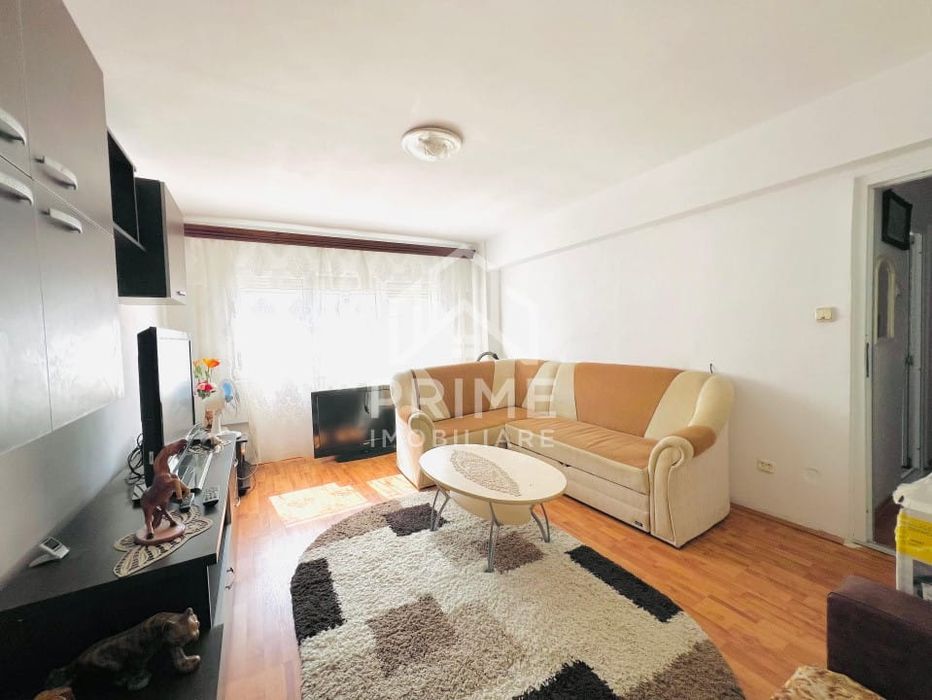 Închiriez apartament