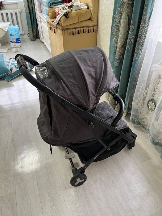 Детская коляска , чёрная