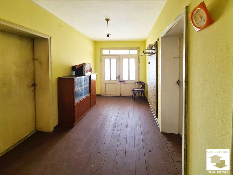 160029 Къща с допълнителни постройки и гараж в град Сухиндол