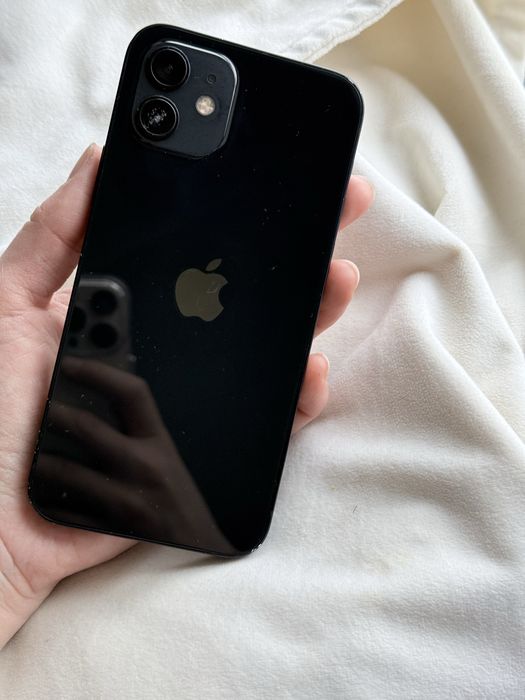 Айфоны 11про , 12, airpods.