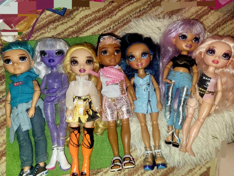 Rainbow high diferite