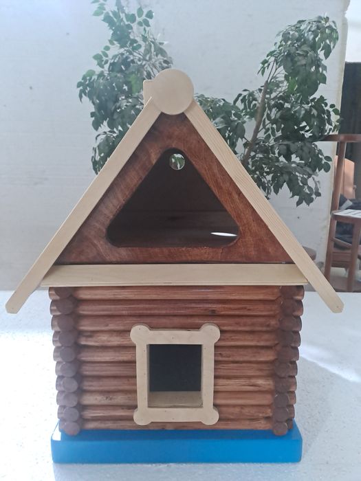 Кошкин домик с мансардой!