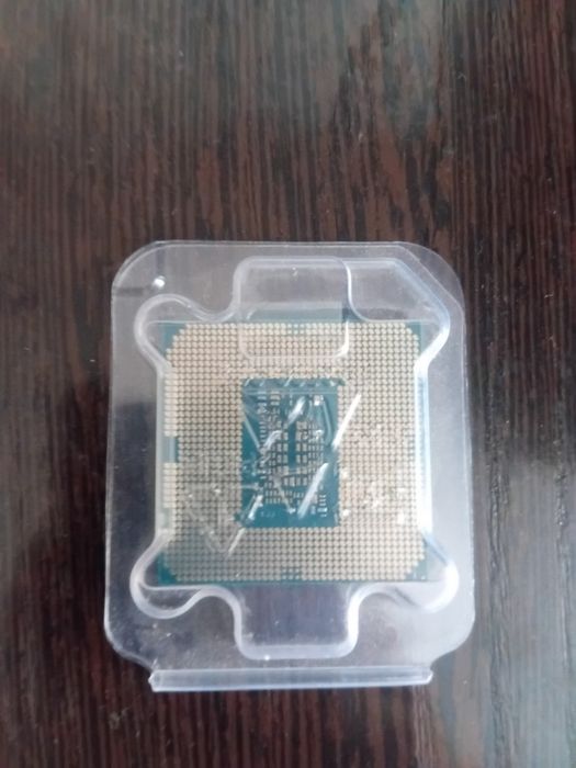 Процессор i3-10105f