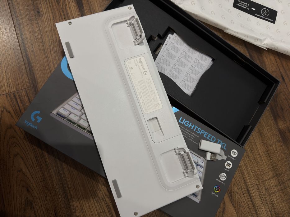 Logitech G915x TKL tacktile white