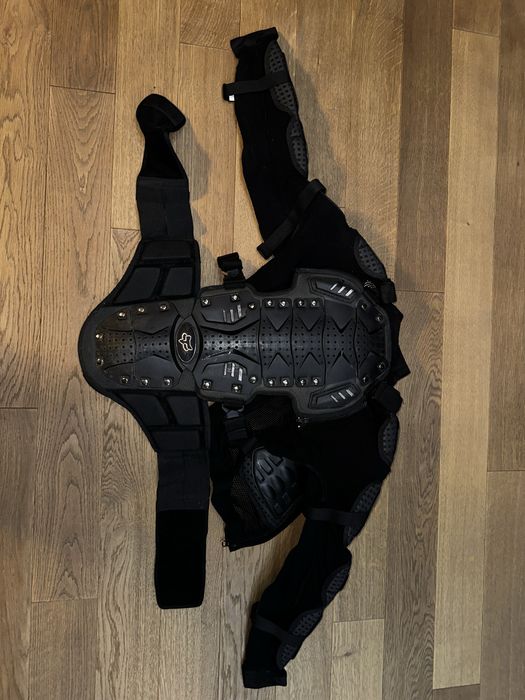 Armura Fox Titan - marimea L