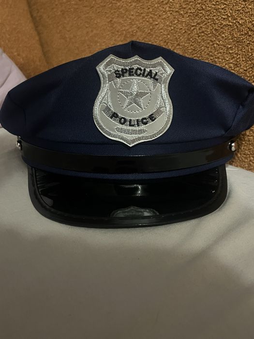 полицейская фуражка