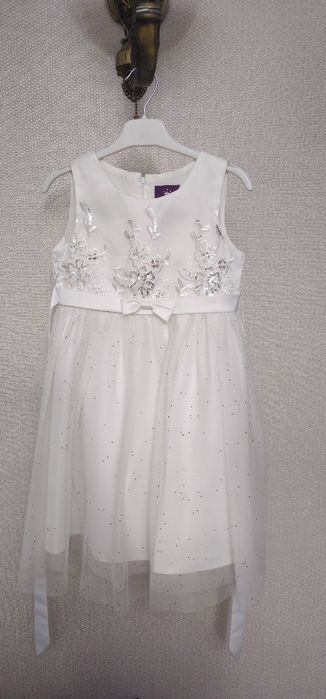 Нарядное платье белое