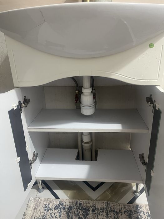 Раковина с тумбо