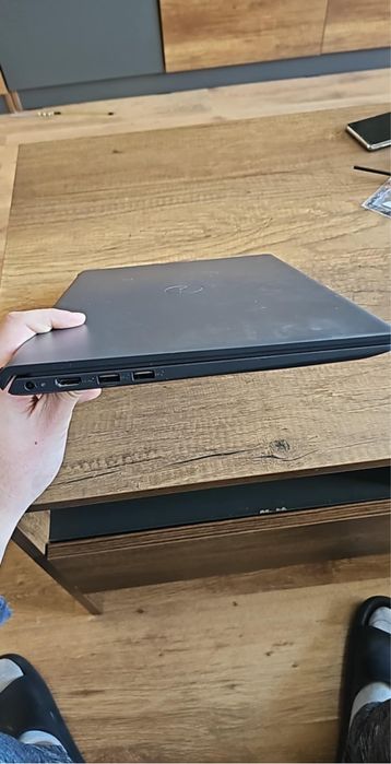 Dell Vostro 3520 – бизнес лаптоп в отлично състояние