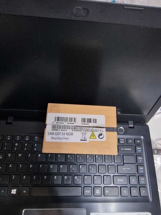 Vând cutie de telefon Samsung Galaxy S4