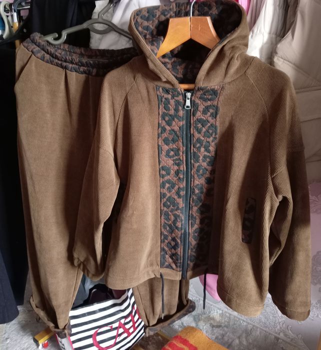 Куртки женские 52 размер