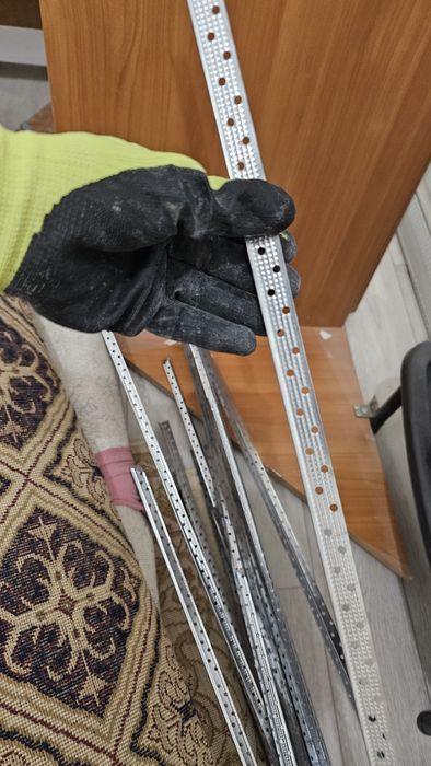 Малярный уголок строительства отдам даром