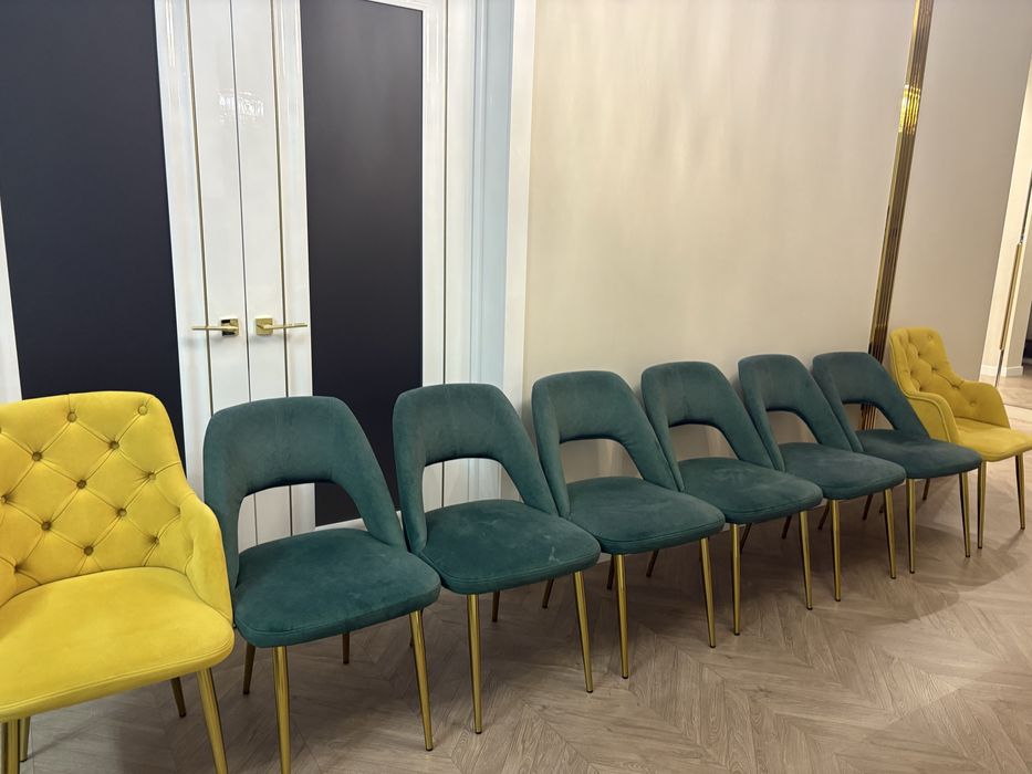 стол вместе со стульями