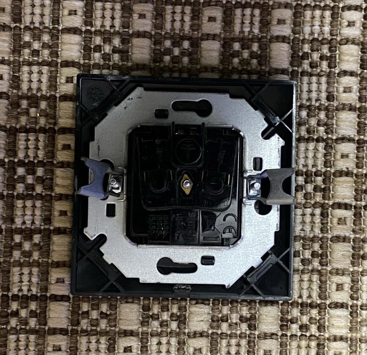 Продам выключатели, розетки