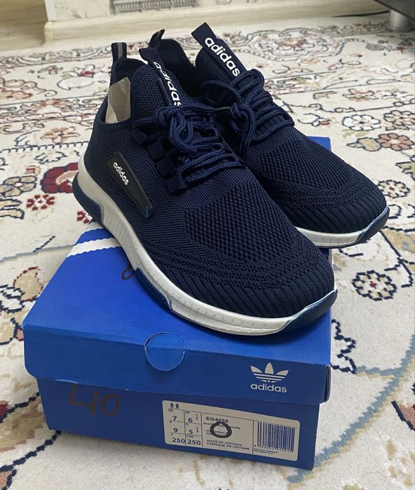 Кроссовки Adidas