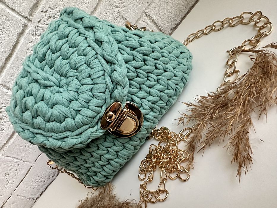 Ръчно плетена чанта бордо