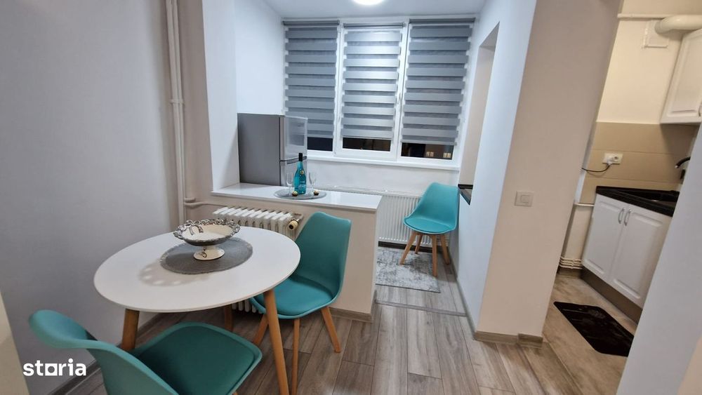 Inchiriere Garsoniera cocheta zona Coresi Tractorul