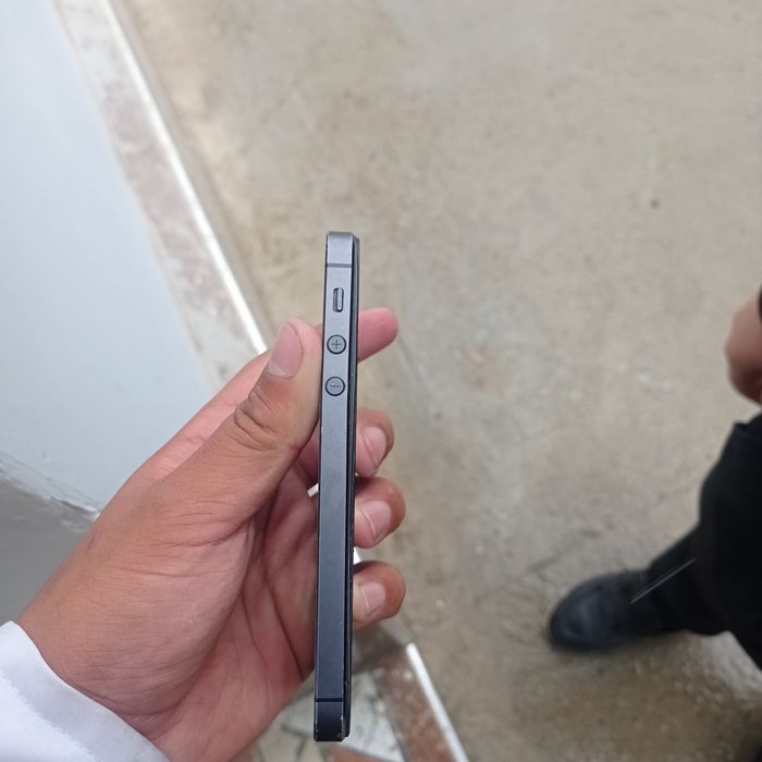 Iphone 5 sotiladi holati yaxshi
