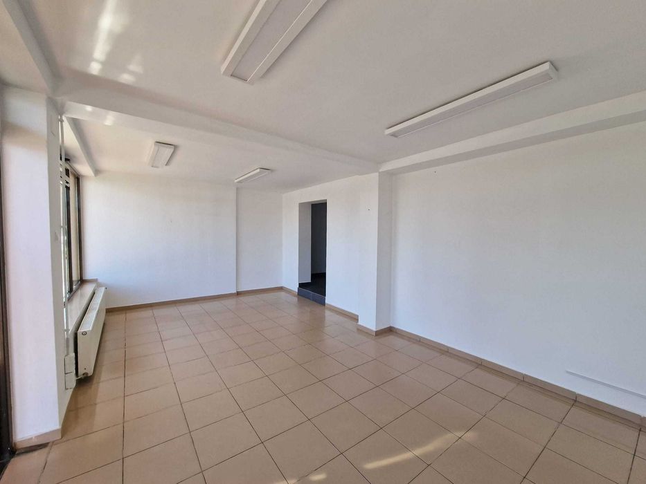 Inchiriez spatiu comercial 32mp