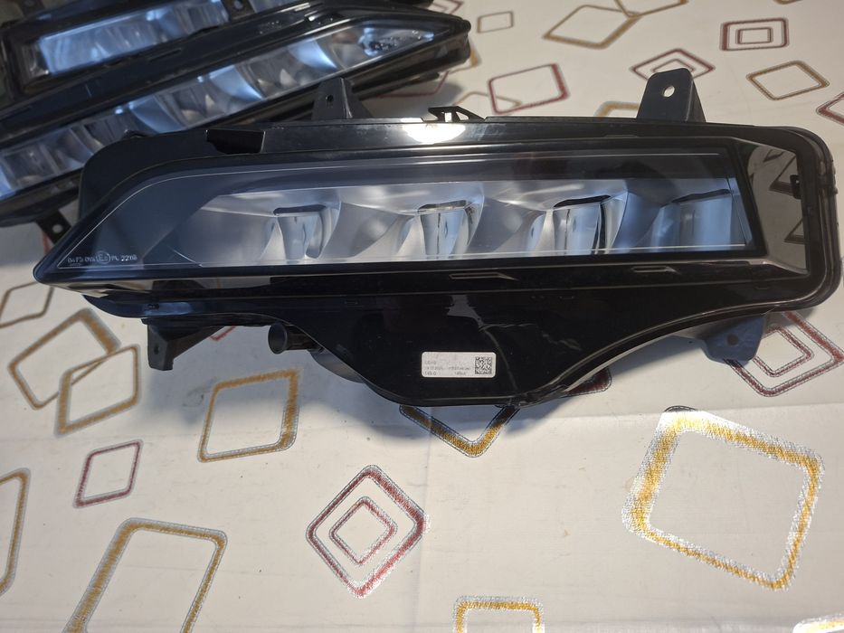 proiector octavia 4 cu grila  complet